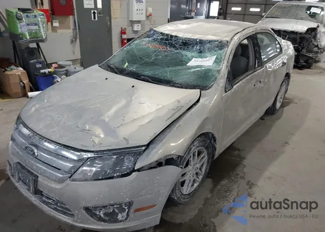 2010 Ford Fusion S z USA, uszkodzony, nr VIN 3FAHP0GA3AR429931